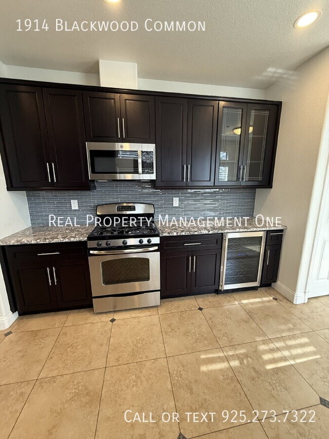 Building Photo - 1914 Blackwood Common