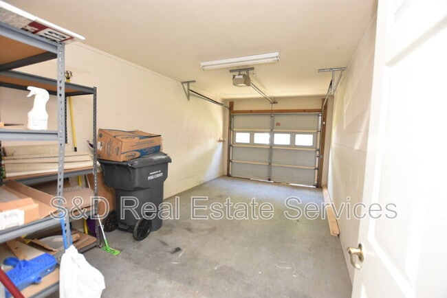 Building Photo - 637 Victoria Square Ln