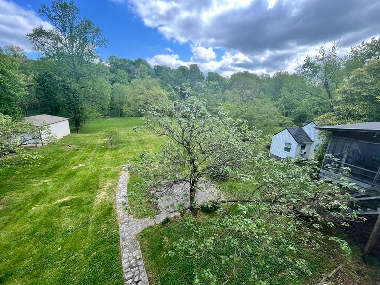 view of backyard - 212 Westwood Dr