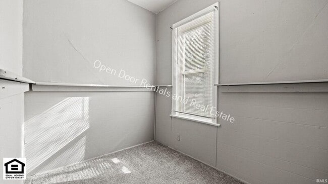 Building Photo - 412 Archer Ave