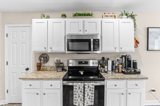 Building Photo - 105 Tahoma Dr