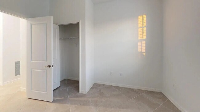 Building Photo - 2017 Gardenia Ave