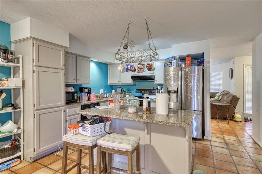 Building Photo - 2400 Longmire Dr