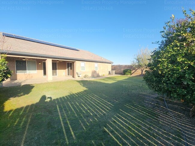 Building Photo - Fantastic SW home in a Cul-De-Sac. It feat...