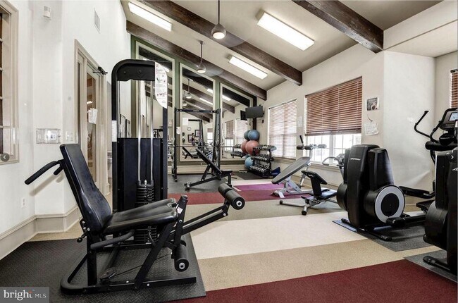 Building Photo - 12957 Centre Park Cir