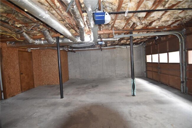 Building Photo - 3765 Cochran Lake Rd