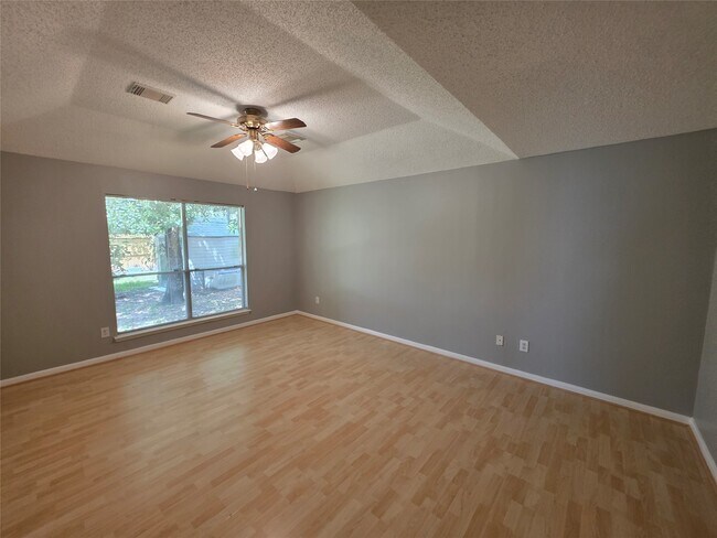 Building Photo - 19 Evening Song Ct