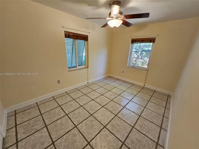 Building Photo - 2016 NE 26th Dr