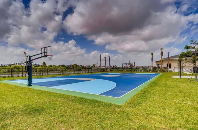 Building Photo - 456 NE 4th St