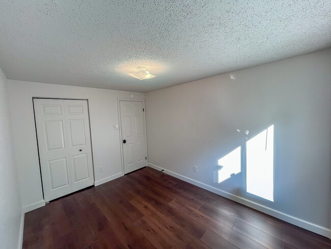 Building Photo - 9470 Tracey Lynne Cir