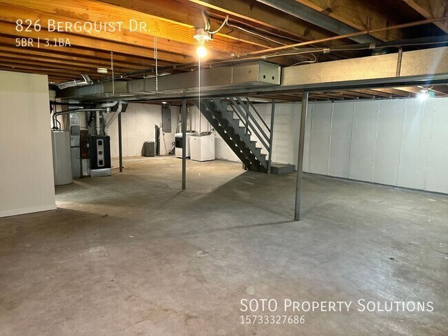 Building Photo - 826 Bergquist Dr