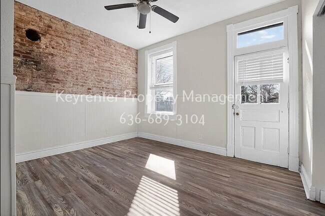Building Photo - 2918 Sidney St