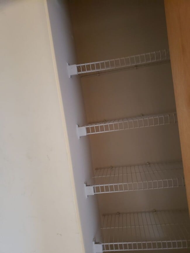 Building Photo - Updated 3 bd 2.5 ba updated home