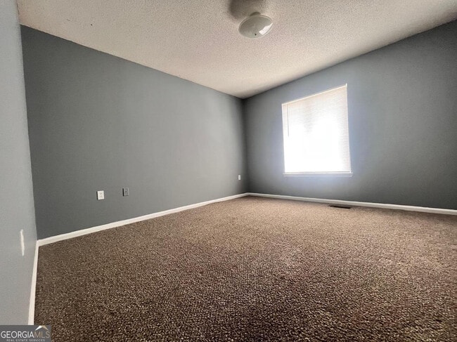 Building Photo - 251 Knight Dr