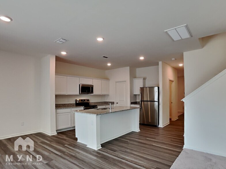 Building Photo - 1148 Centerview Dr