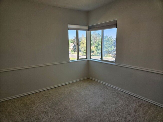 Building Photo - Beautiful 3 Bedroom/2 Bathroom in Bountiful