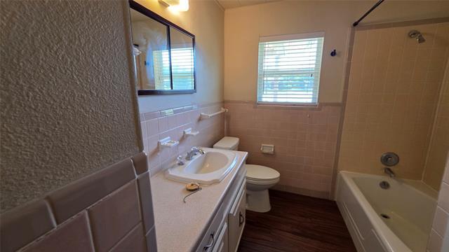 Building Photo - 6251 Shadydell Dr