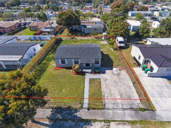 Building Photo - 15900 NW 18th Ave