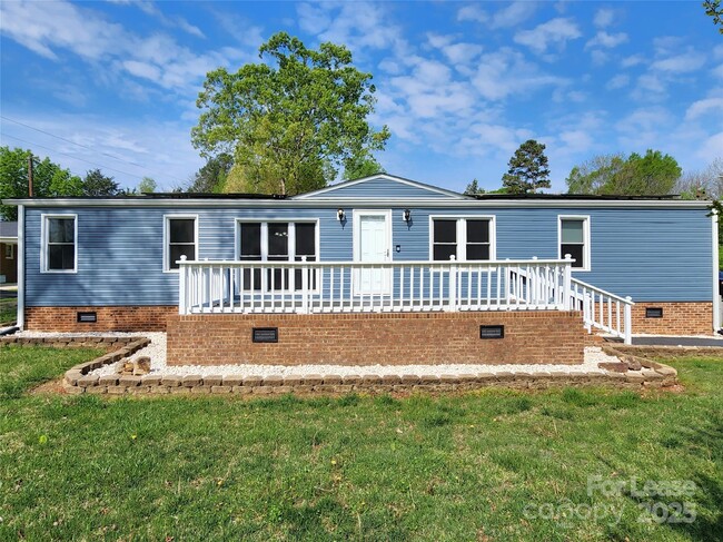 Primary Photo - 11790 Troutman Rd