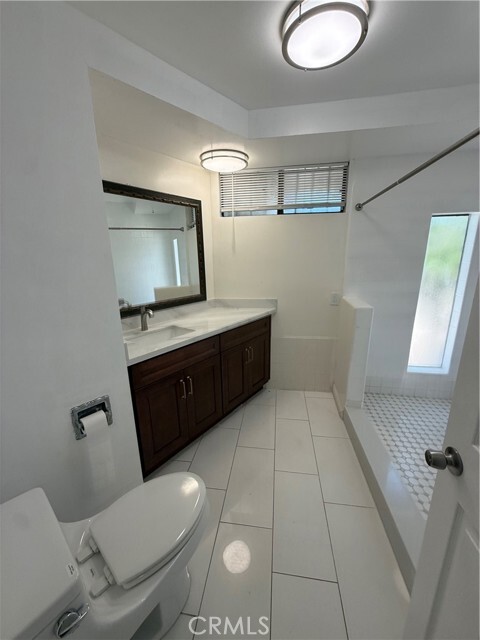 Building Photo - 16371 Chella Dr