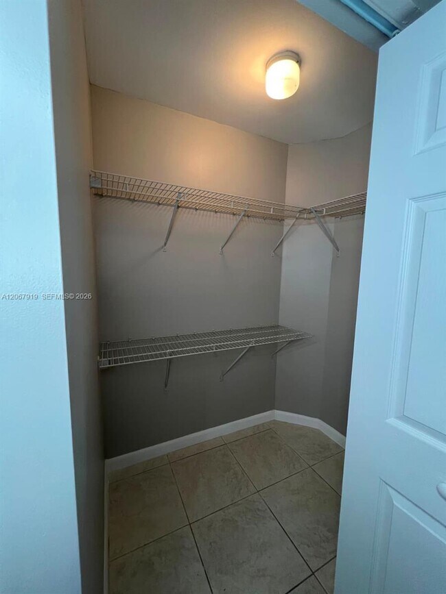 Building Photo - 1591 Springside Dr