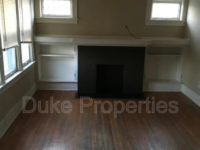 Building Photo - 1042 Bay St