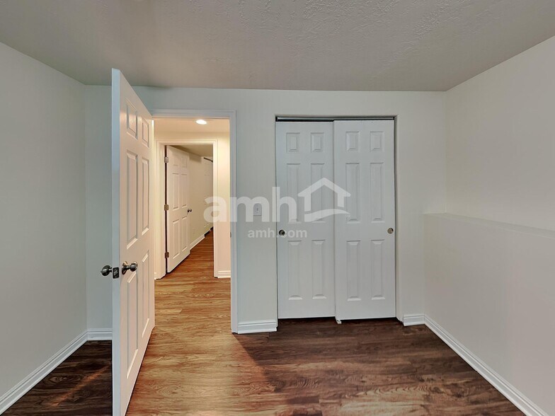 Building Photo - 3354 W 500 N