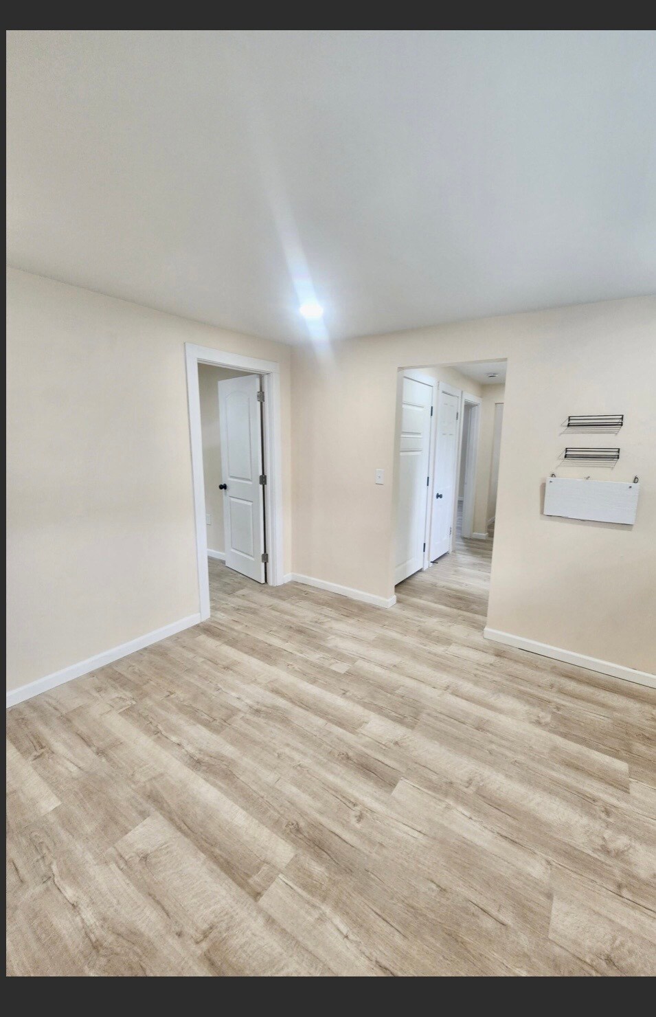 Building Photo - 3555 Lossing St