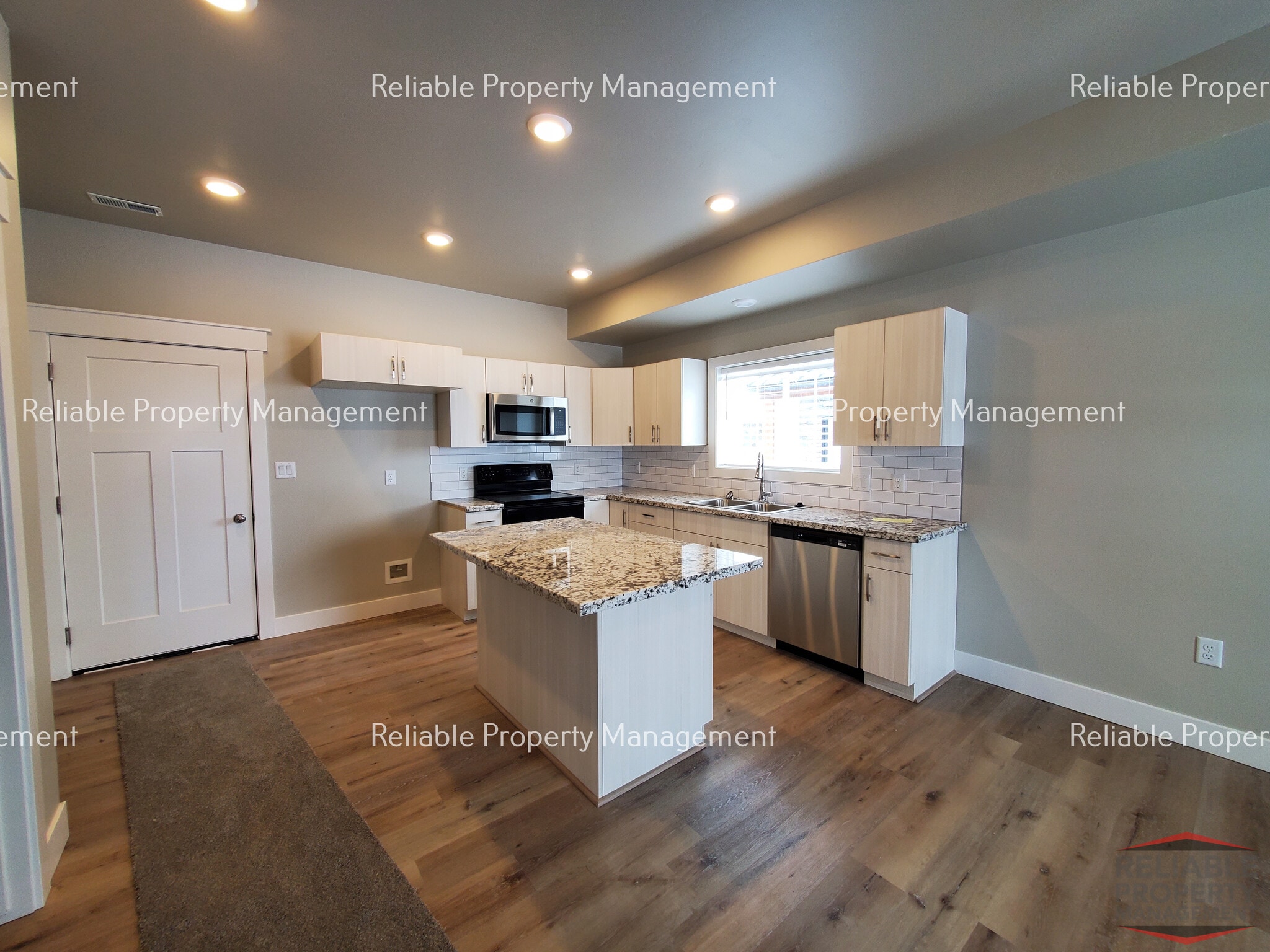 Building Photo - 359 N 3rd W