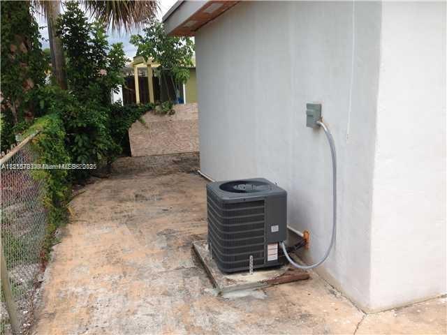 Building Photo - 4160 NW 12th Ave