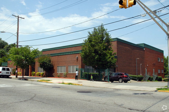 Building Photo - Christopher Hope Homes