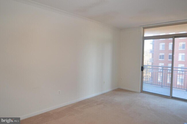 Building Photo - 4490 Market Commons Dr