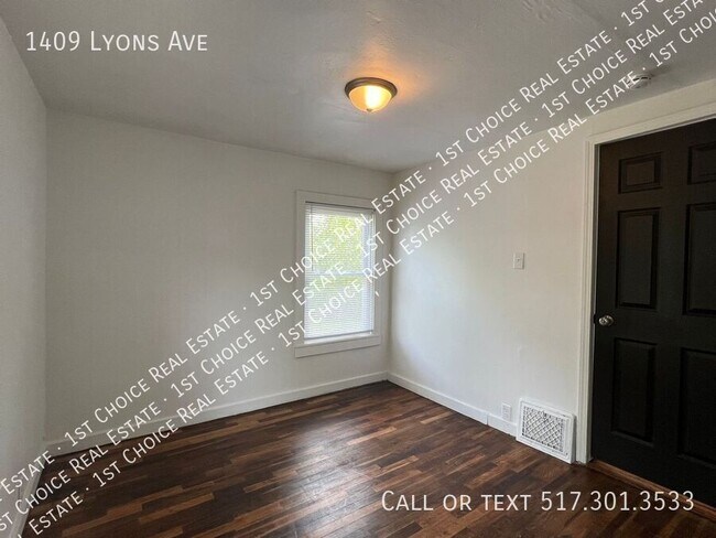 Building Photo - 1409 Lyons Ave