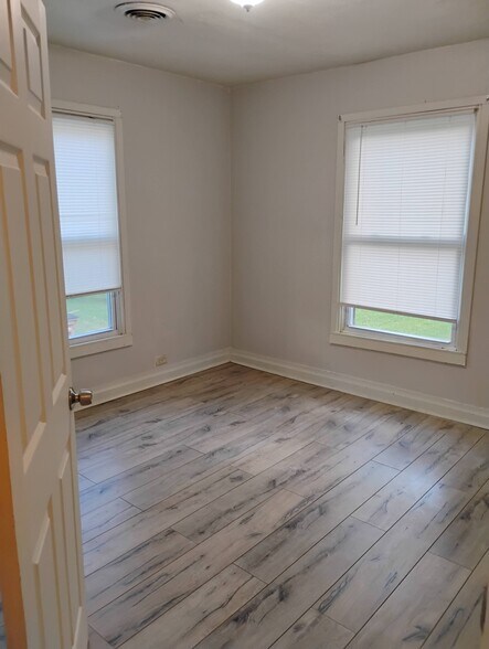 1st bed - 509 Burns Rd