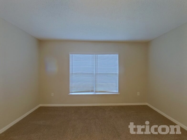 Building Photo - 1730 Sunset Ridge Dr