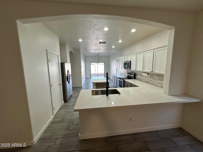Building Photo - 2767 S Sailors Way