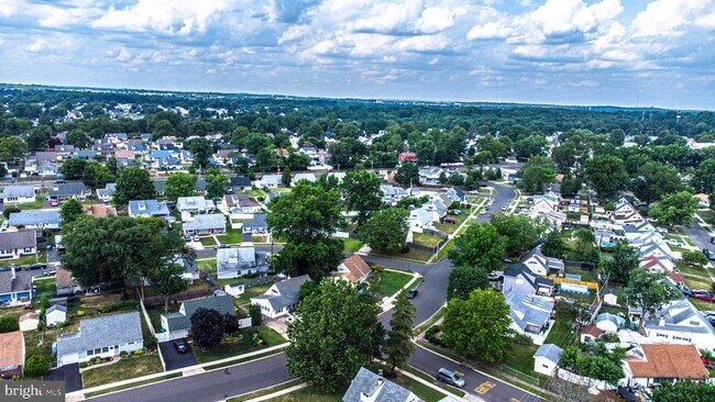 Building Photo - 12 Indigo Rd