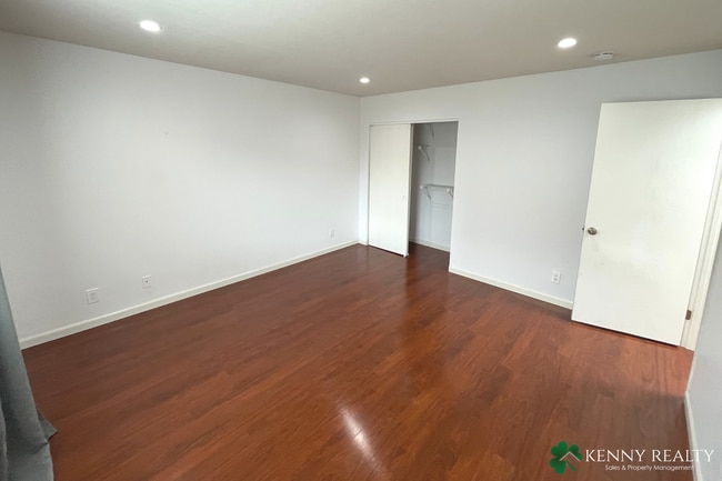 Building Photo - Spacious Six Bedroom, Three Bathroom Home ...