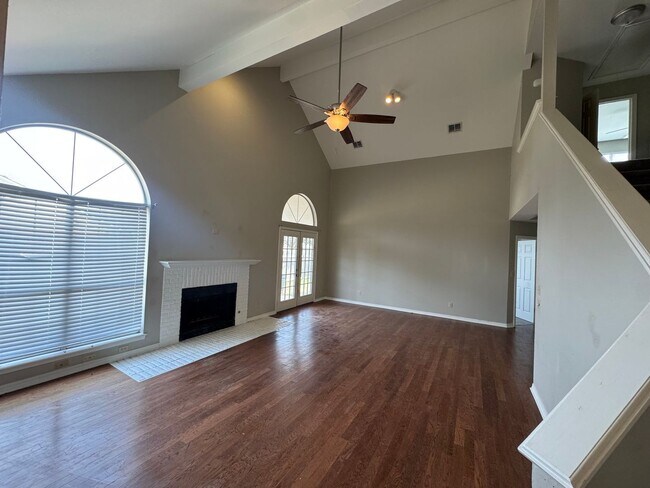 Building Photo - Gorgeous South Shreveport 3 Bedroom