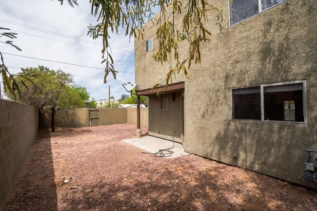 Building Photo - 780 N Richey Blvd