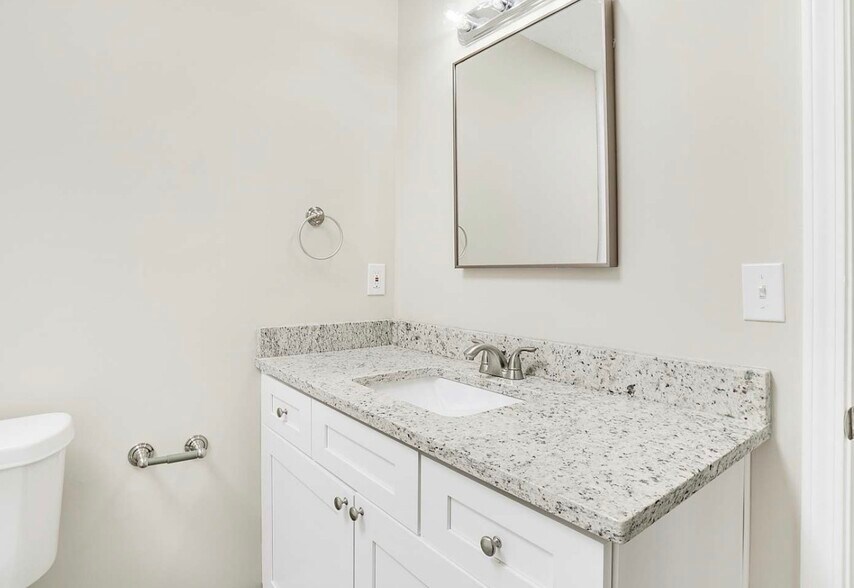 Building Photo - 5590 Pennybrook Ct