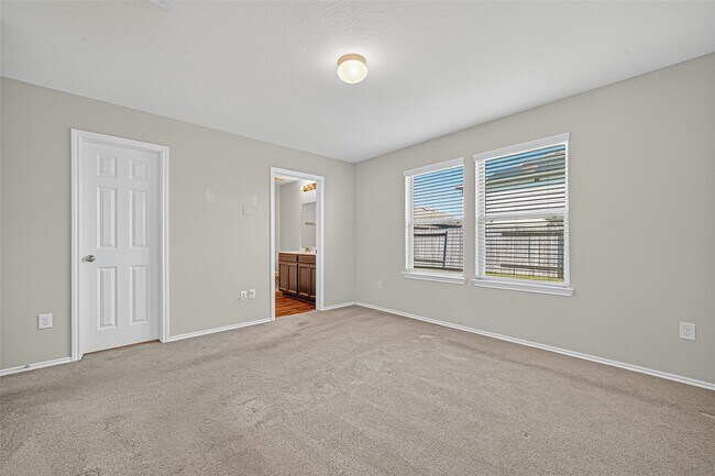 Building Photo - 1830 Cormorant Cres