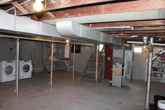 Building Photo - 254 Church St