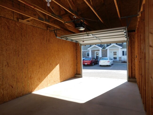 Building Photo - Modern 2-Story Townhome Condo with Resort-...