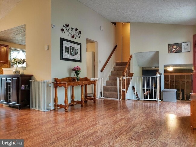 Building Photo - 7109 Upper Mills Cir