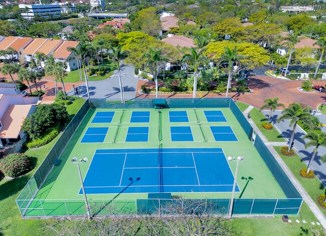 Building Photo - 210 Captains Walk