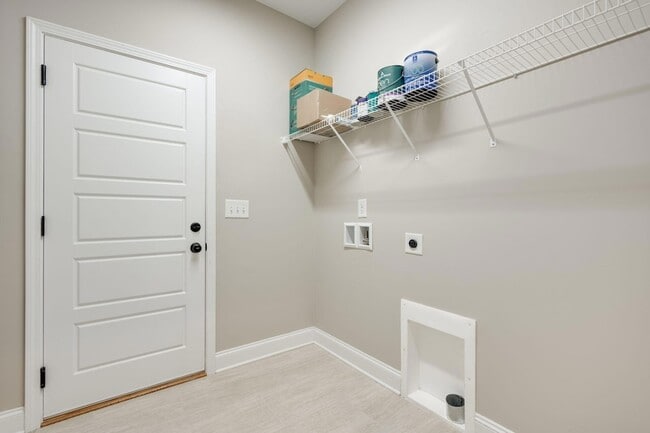Building Photo - 1725 Oakvale Dr