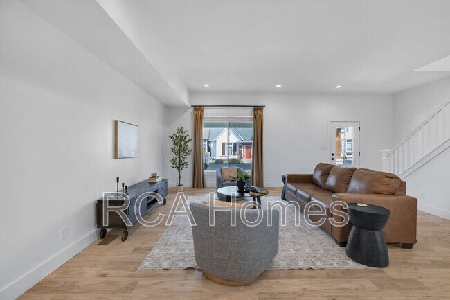Building Photo - 1225 Hoyt Ave