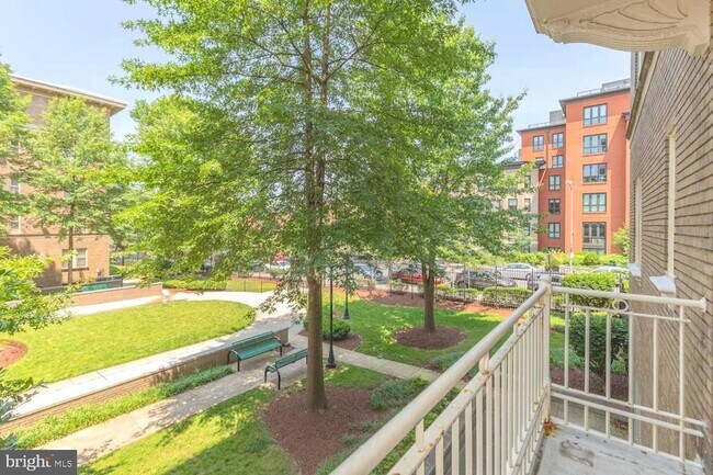 Building Photo - 1308 Clifton St NW