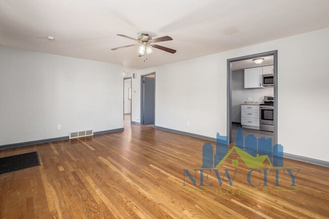 Building Photo - WAIVED APPLICATION FEE THRU! Single Family...